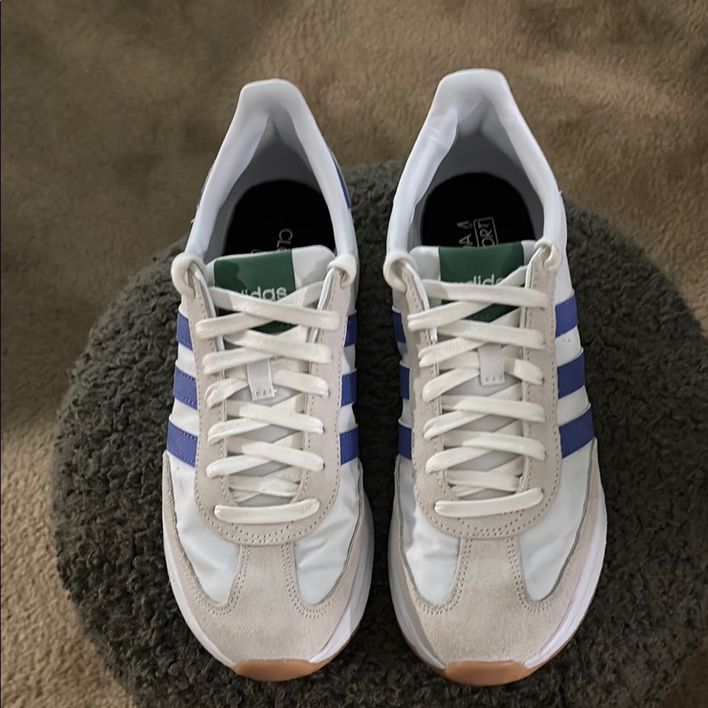 Women’s Adidas Run 72 Sneaker